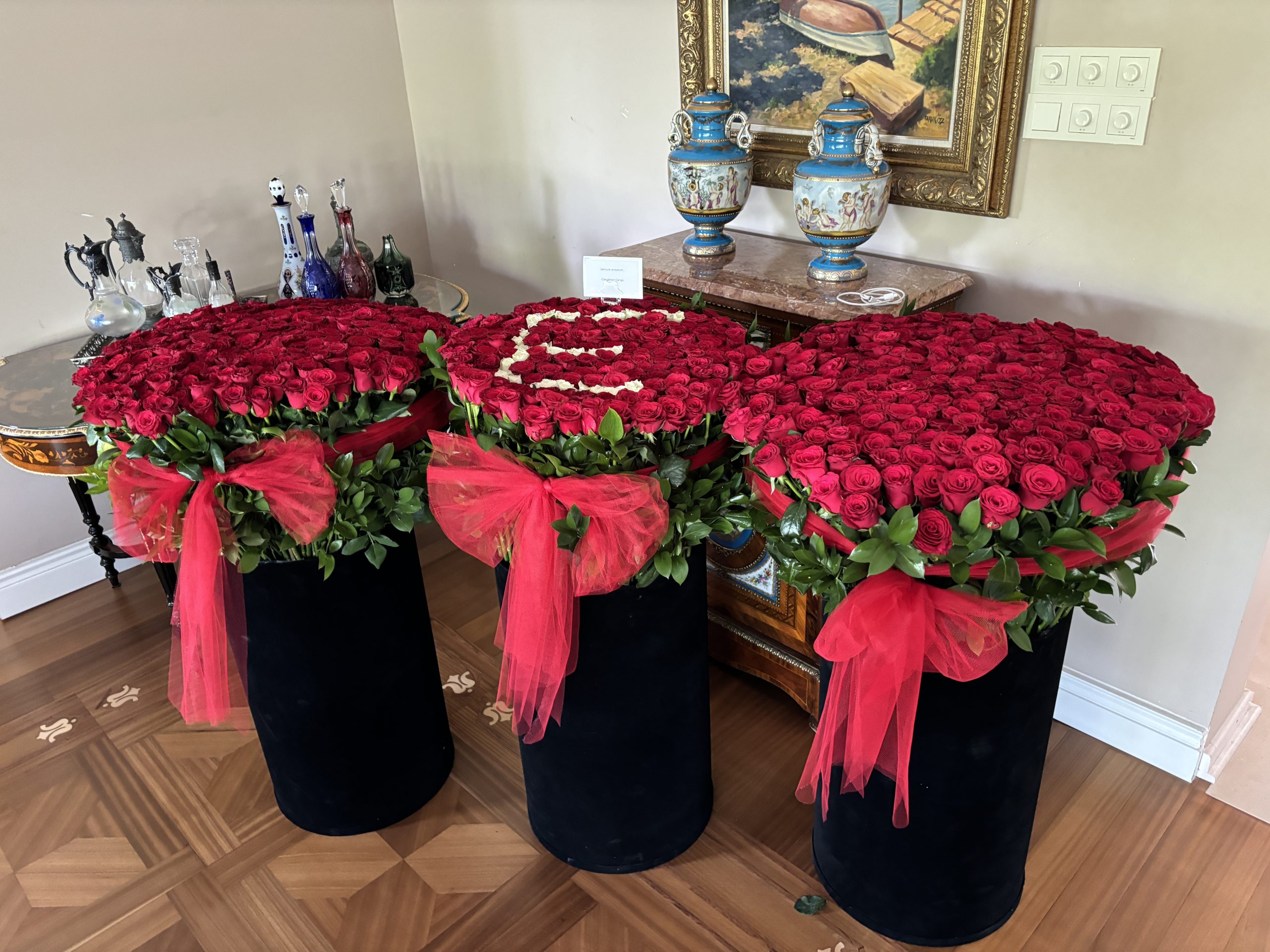 1001 Red Roses Box
