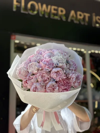 Anna Maria Peonies