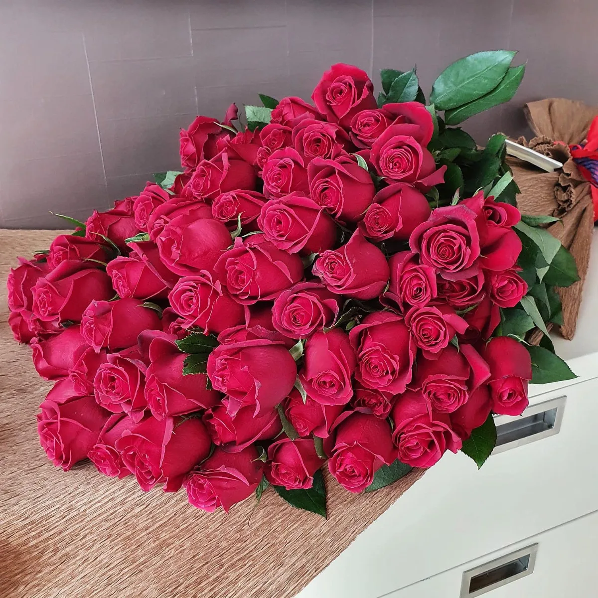 Vip 101 Red Roses