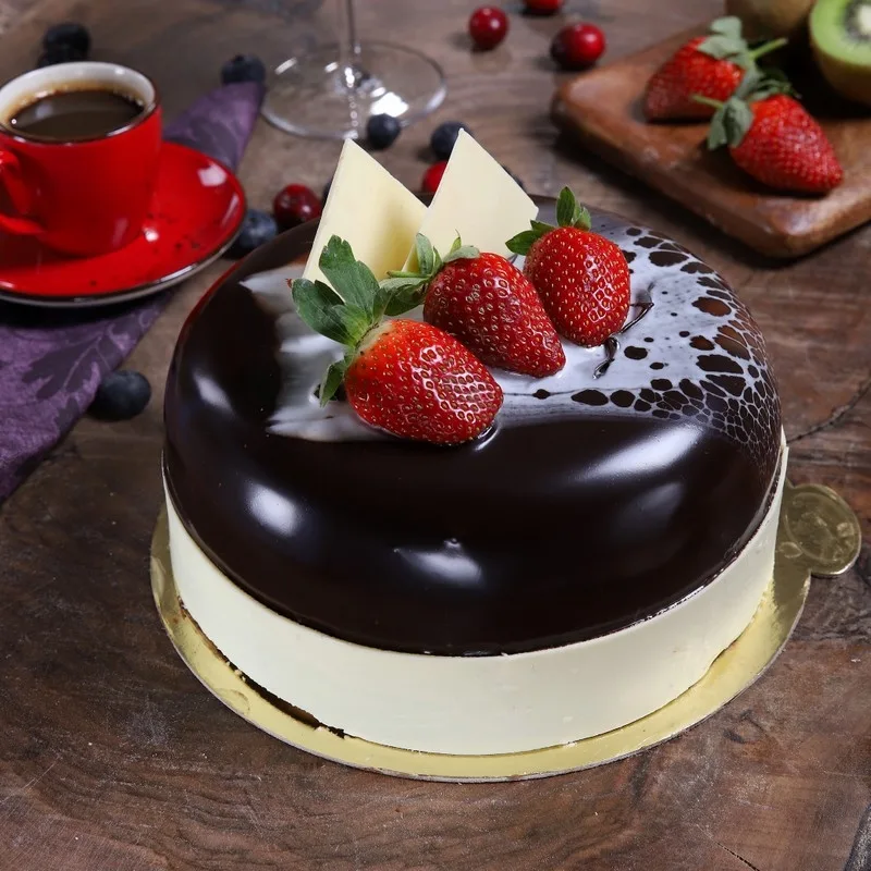 strawberry chocolate cake
