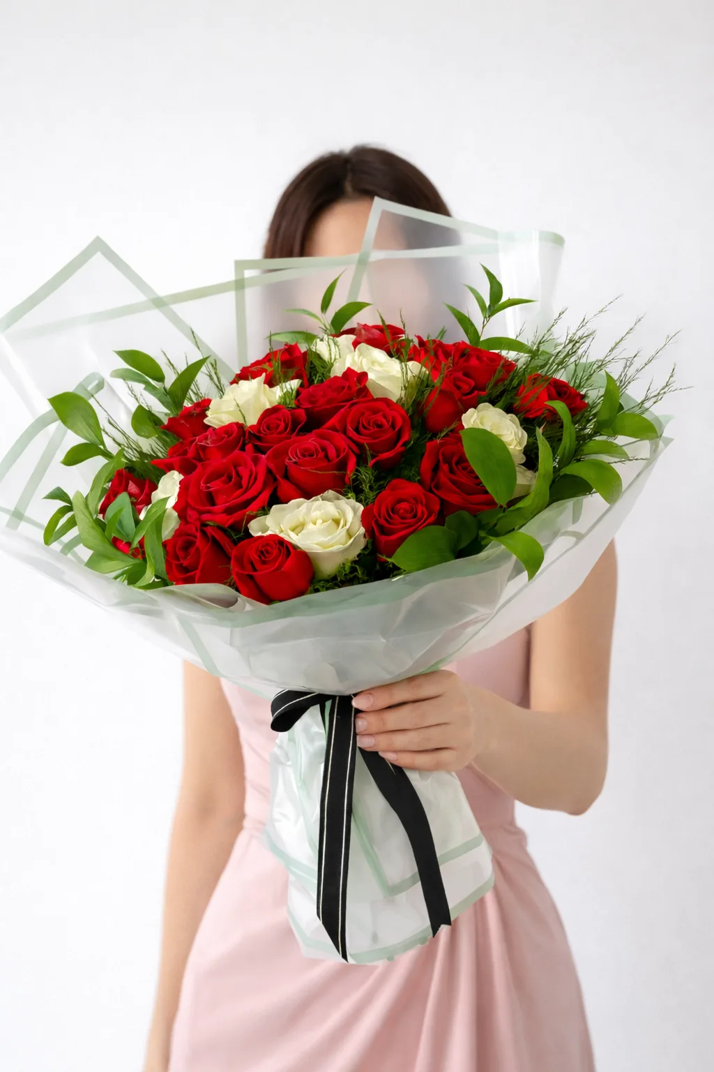 25 Red White Mixed Roses