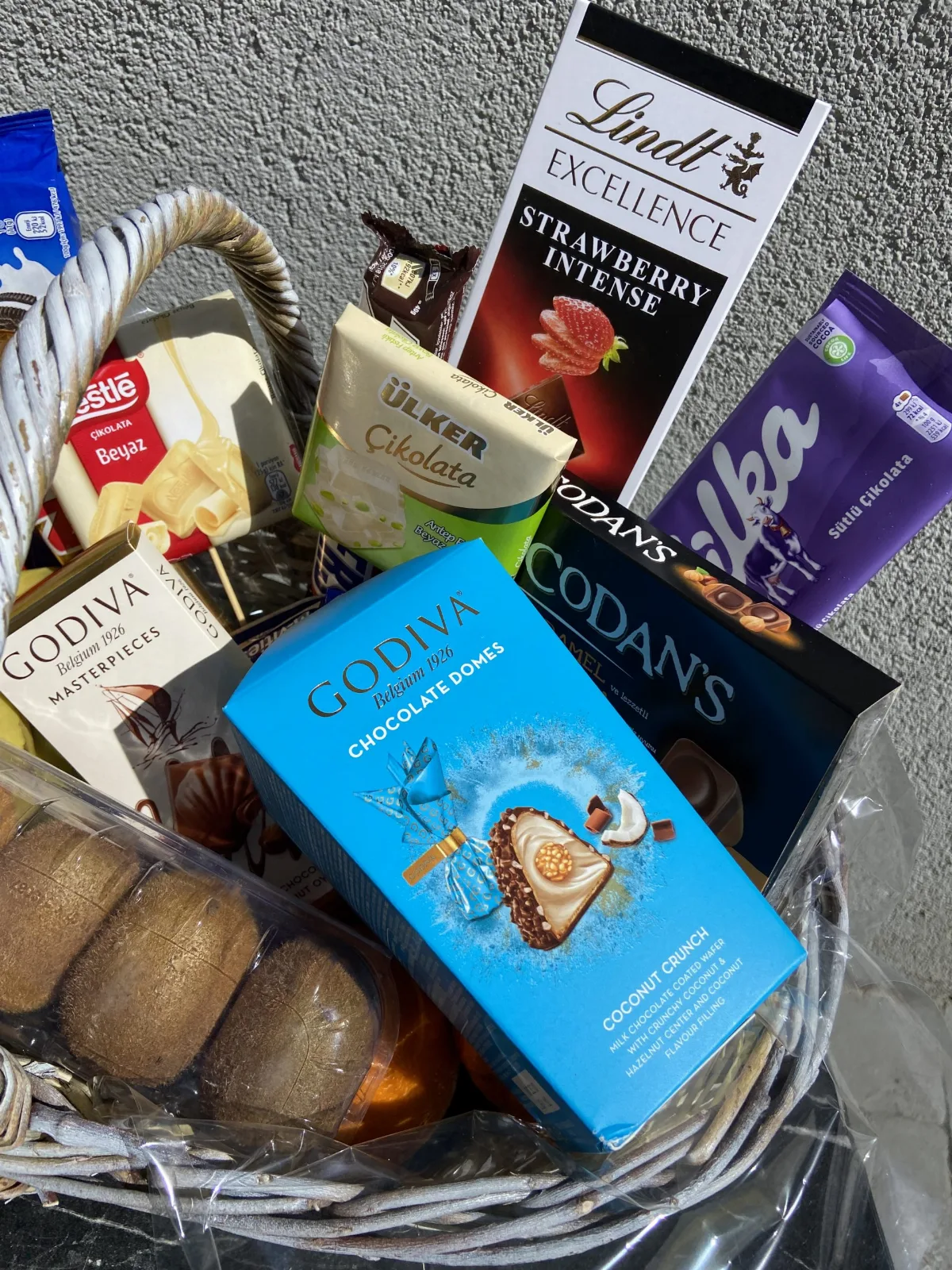 Fruit & Snacks Mega Basket